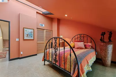 425 11th St #6, Oakland, CA 94606 - Photo 34