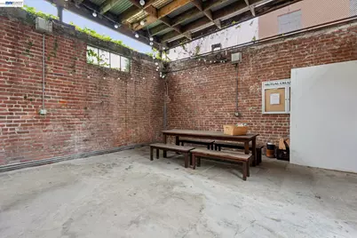 425 11th St #6, Oakland, CA 94606 - Photo 44