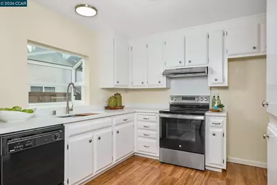 884 Serrana Ct, Pittsburg, CA 94565 - Photo 8