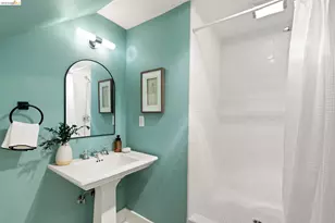 1362 Trestle Glen Rd, Oakland, CA 94610 - Photo 32