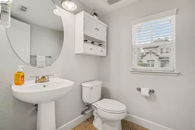 241 Yellow Rose Cir, Oakley, CA 94561 - Photo 16