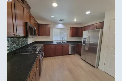 313 Turnstone Cir, Pittsburg, CA 94565 - Photo 18