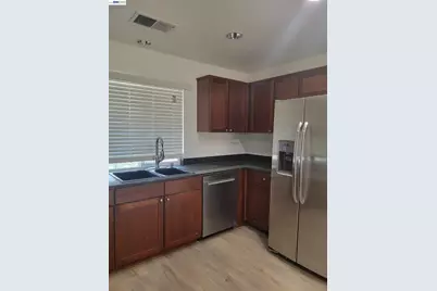 313 Turnstone Cir, Pittsburg, CA 94565 - Photo 16