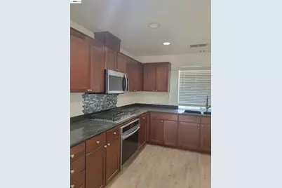 313 Turnstone Cir, Pittsburg, CA 94565 - Photo 14