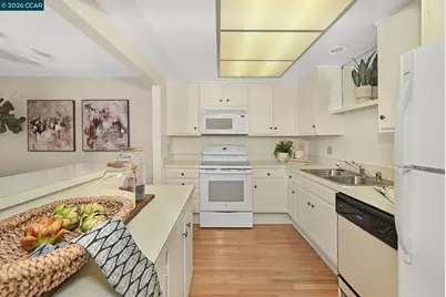 1305 Singingwood Ct #8, Walnut Creek, CA 94595 - Photo 8