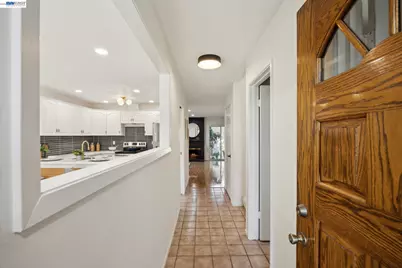 3362 Tonga Ln, Alameda, CA 94502 - Photo 2