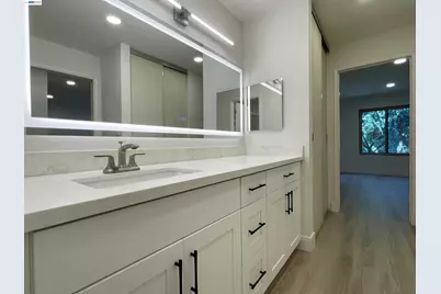 965 Shorepoint Ct #200, Alameda, CA 94501 - Photo 18