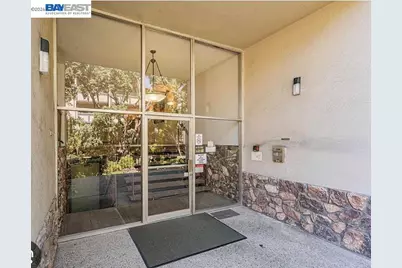 965 Shorepoint Ct #200, Alameda, CA 94501 - Photo 2