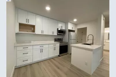 965 Shorepoint Ct #200, Alameda, CA 94501 - Photo 1
