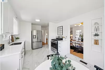 39 Chatsworth Ct, Oakland, CA 94611 - Photo 32