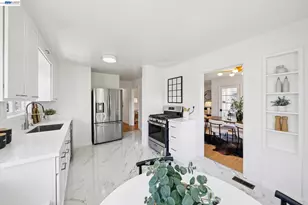 39 Chatsworth Ct, Oakland, CA 94611 - Photo 32