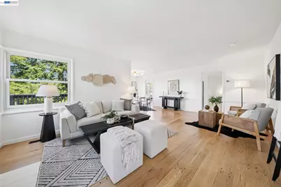 39 Chatsworth Ct, Oakland, CA 94611 - Photo 18