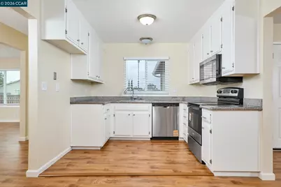 701 Shannon Dr, Suisun City, CA 94585 - Photo 2