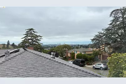 135 Alta Rd, Oakland, CA 94618 - Photo 32