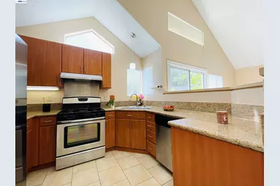 161 Seaway Ct, Hercules, CA 94547 - Photo 14