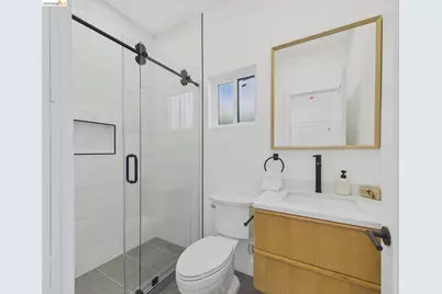 714 Walavista Ave, Oakland, CA 94610 - Photo 22