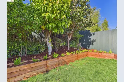714 Walavista Ave, Oakland, CA 94610 - Photo 42