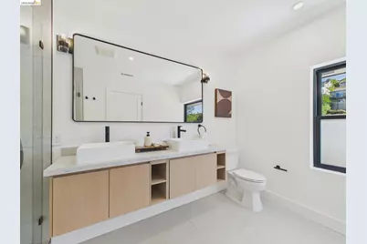 714 Walavista Ave, Oakland, CA 94610 - Photo 30