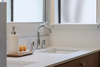 312 Tideway Dr, Alameda, CA 94501 - Photo 28