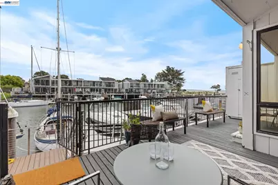 312 Tideway Dr, Alameda, CA 94501 - Photo 16