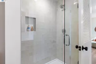 312 Tideway Dr, Alameda, CA 94501 - Photo 30