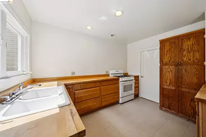 1716 Hearst Ave, Berkeley, CA 94703 - Photo 16