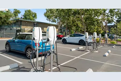 802 Delaware St #APT 202, San Mateo, CA 94401 - Photo 32