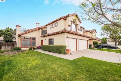 2065 Seville Dr, Tracy, CA 95377 - Photo 2