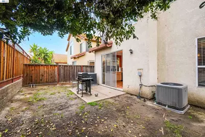 2065 Seville Dr, Tracy, CA 95377 - Photo 44