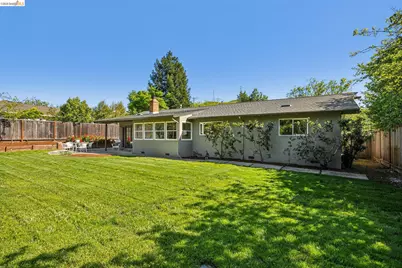4 Camelford Ct, Moraga, CA 94556 - Photo 28