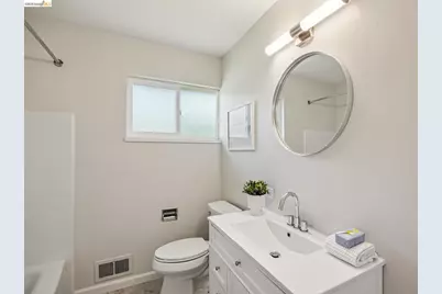 4 Camelford Ct, Moraga, CA 94556 - Photo 22