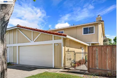 8373 Locust Pl, Dublin, CA 94568 - Photo 2