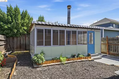 3316 Market St, Oakland, CA 94608 - Photo 2