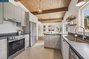 6728 Aitken Dr, Oakland, CA 94611 - Photo 12