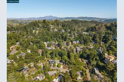 6728 Aitken Dr, Oakland, CA 94611 - Photo 44