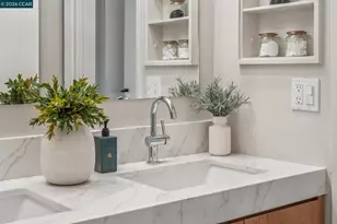 6728 Aitken Dr, Oakland, CA 94611 - Photo 22