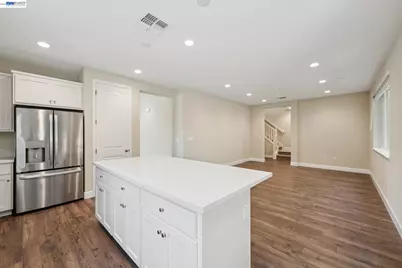 122 Creek View Cir, Fairfield, CA 94533 - Photo 6