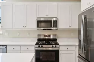 122 Crk Vw Cir, Fairfield, CA 94533 - Photo 10
