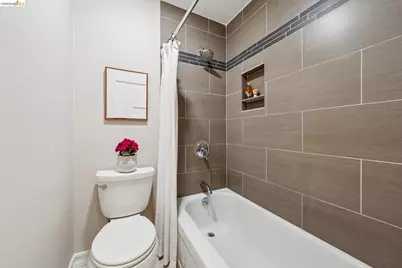 199 Montecito Ave #301, Oakland, CA 94610 - Photo 28