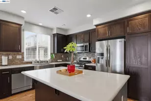 5659 Daylily St, Newark, CA 94560 - Photo 8