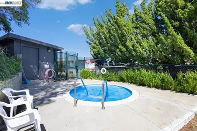 19100 Crest Ave #24, Castro Valley, CA 94546 - Photo 26