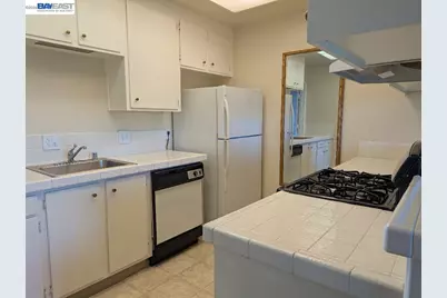 19100 Crest Ave #24, Castro Valley, CA 94546 - Photo 8