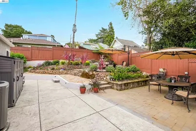 22643 Valley View Dr, Hayward, CA 94541 - Photo 30