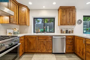 736 Twinview Pl, Pleasant Hill, CA 94523 - Photo 10