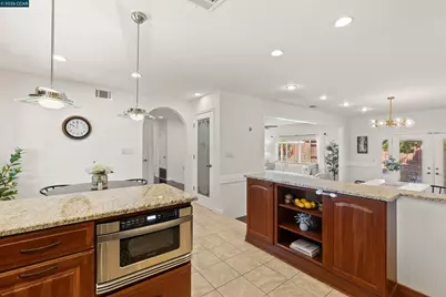 1724 Carriage Dr, Walnut Creek, CA 94598 - Photo 10
