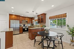 1724 Carriage Dr, Walnut Creek, CA 94598 - Photo 8