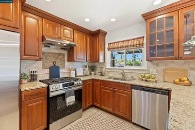 1724 Carriage Dr, Walnut Creek, CA 94598 - Photo 12