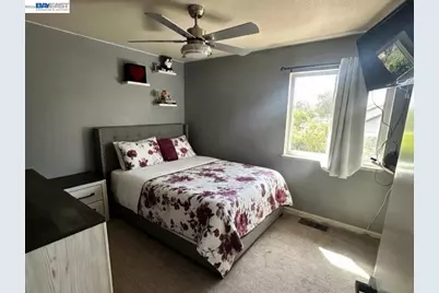15055 Hollyhock Ct, Lathrop, CA 95330 - Photo 18