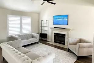 15055 Hollyhock Ct, Lathrop, CA 95330 - Photo 2