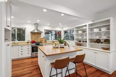 18 North Cir, Oakland, CA 94611 - Photo 16